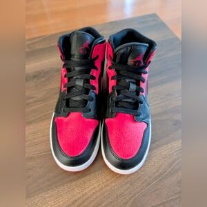 Nike Air Jordan 1 Mid (GS) Black Red Size 5.5Y New